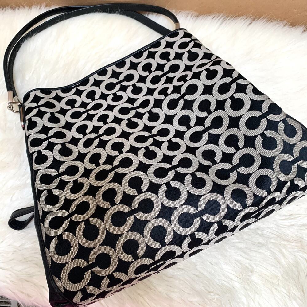 COACH MADISON Black & White OP ART Signature Fabric PHOEBE Shoulder Bag 26448 - Picture 3 of 16